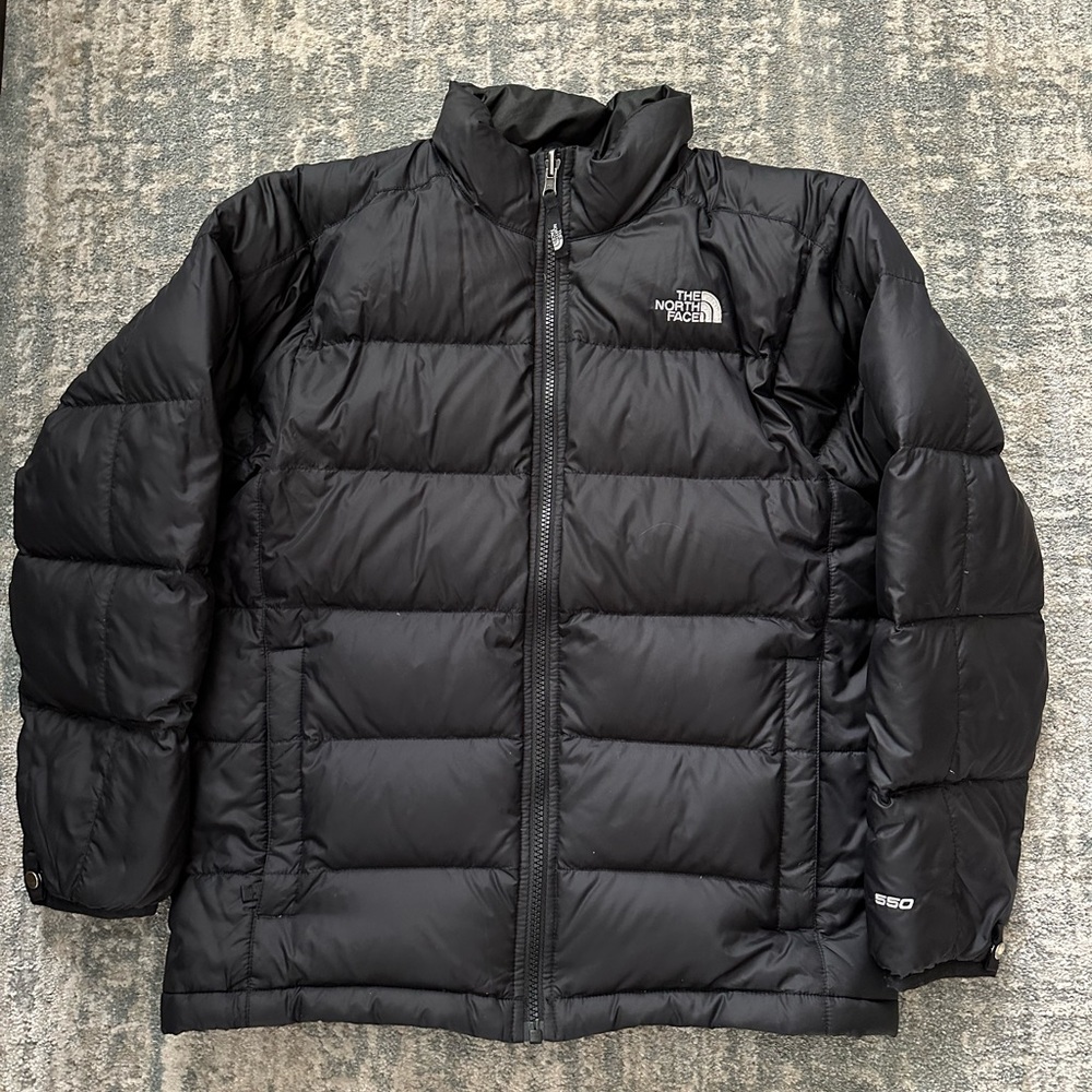 Boys goose down filled puffer 550 size 14/16. Excellent condition. No flaws.